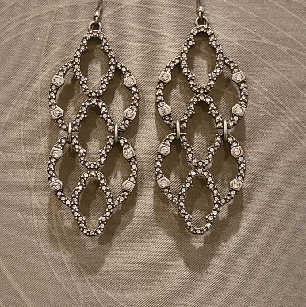 DANGLING EARRINGS